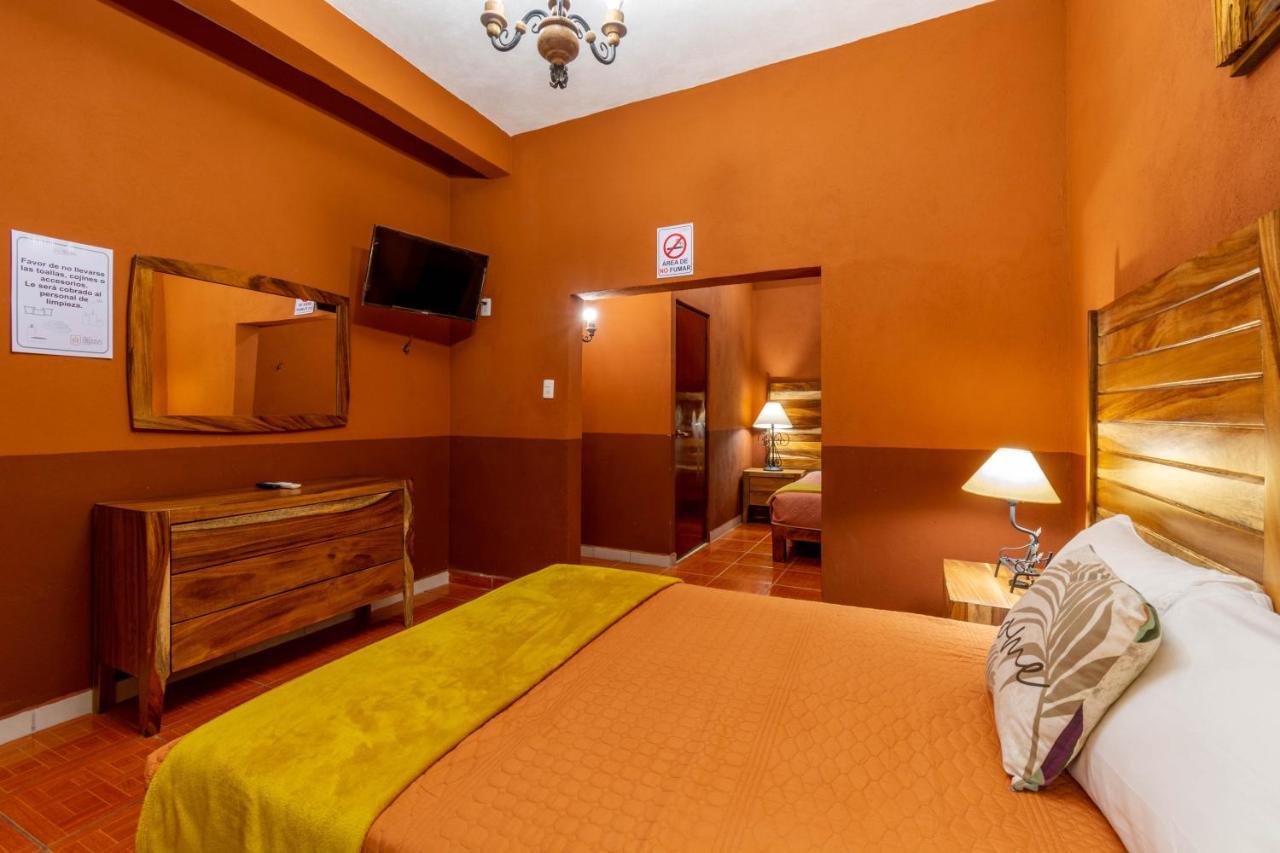Hosteria Casa Marquez León de los Aldamas Extérieur photo