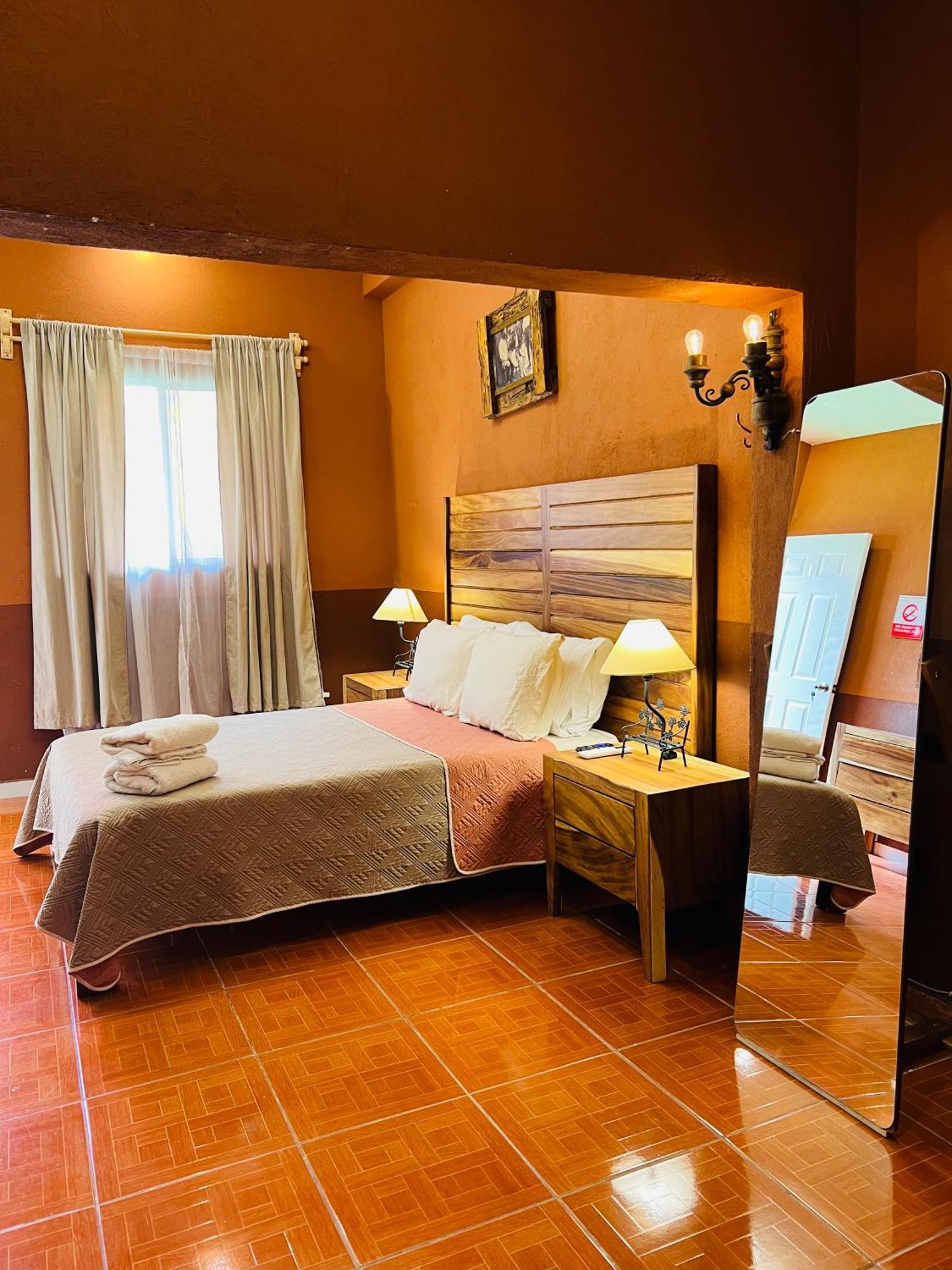 Hosteria Casa Marquez León de los Aldamas Extérieur photo